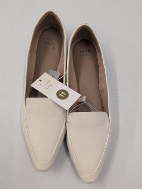 a new day Women's Ivory Pointed Slip-On Loafers